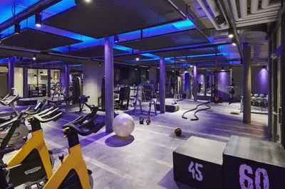 Das Fitnesscenter und/oder die Fitnesseinrichtungen in der Unterkunft SCHLOSS Zermatt - CBD & Adaptogenic Spa and Sport Hotel