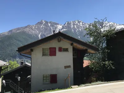 Ein allgemeiner Bergblick oder ein Berglick von der Ferienwohnung aus