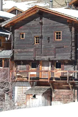 Das Gebäude in dem sich das Chalet befindet