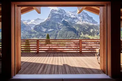 Ein allgemeiner Bergblick oder ein Berglick von der Ferienwohnung aus