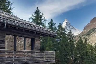 Ein allgemeiner Bergblick oder ein Berglick von des Hotels aus