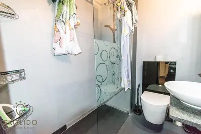 Ein Badezimmer in der Unterkunft Haus Rhodania mit Matterhornblick, Riederalp Mitte