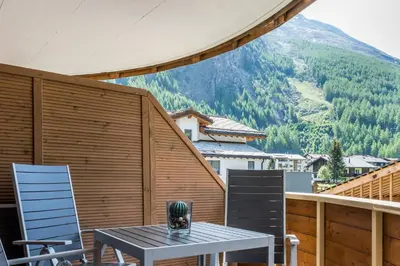 Ein allgemeiner Bergblick oder ein Berglick von der Ferienwohnung aus