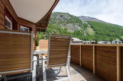 Ein allgemeiner Bergblick oder ein Berglick von der Ferienwohnung aus