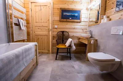 Ein Badezimmer in der Unterkunft Chalet PapaGna
