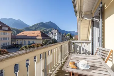 Ein allgemeiner Bergblick oder ein Berglick von der Ferienwohnung aus