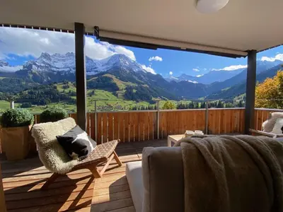 Ein allgemeiner Bergblick oder ein Berglick von der Ferienwohnung aus