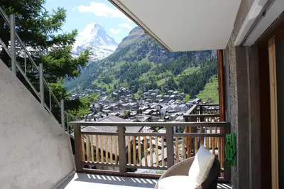 Ein allgemeiner Bergblick oder ein Berglick von der Ferienwohnung aus