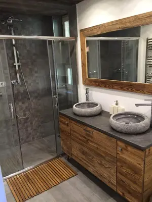 Ein Badezimmer in der Unterkunft Chalet M