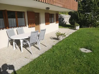 Ein Garten an der Unterkunft Ferienwohnung Bürchen