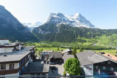 Ein allgemeiner Bergblick oder ein Berglick von des Hotels aus