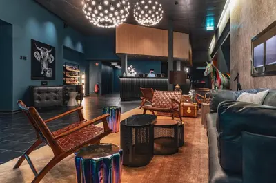 Ein Sitzbereich in der Unterkunft The HEY HOTEL