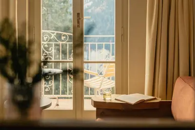 Ein Sitzbereich in der Unterkunft Grand Hotel Belvedere, a Beaumier Hotel