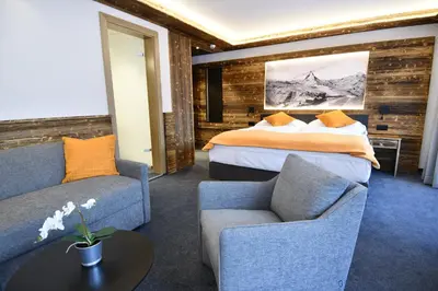 Ein Sitzbereich in der Unterkunft Hotel Elite