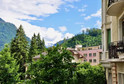 Ein allgemeiner Bergblick oder ein Berglick von der Ferienwohnung aus