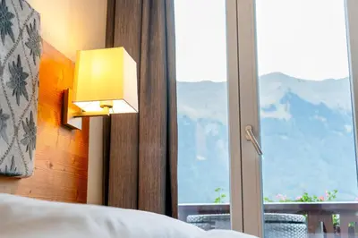 Ein allgemeiner Bergblick oder ein Berglick von des Hotels aus