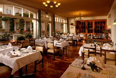 Ein Restaurant oder anderes Speiselokal in der Unterkunft Hotel Beausite