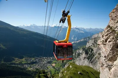Ein allgemeiner Bergblick oder ein Berglick von des Hotels aus