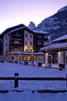 Ein allgemeiner Bergblick oder ein Berglick von des Hotels aus