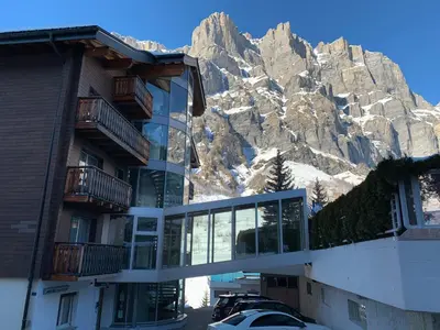 Ein allgemeiner Bergblick oder ein Berglick von des Hotels aus