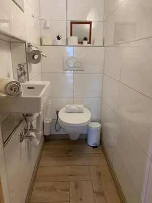 Ein Badezimmer in der Unterkunft Eiger, Jungfrau, luxury garden apartment