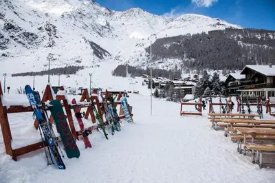 Hotel THE LARIX ski-in ski-out im Winter
