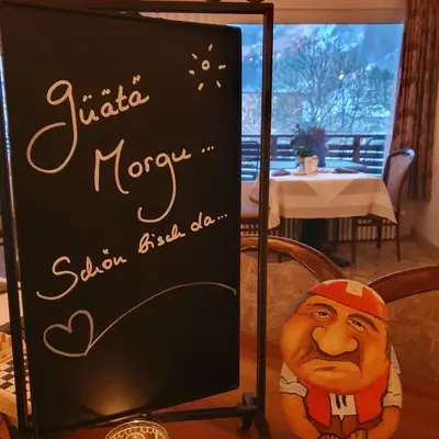 Ein Zertifikat, Auszeichnung, Logo oder anderes Dokument, das in der Unterkunft dala Hotel & Apartments ausgestellt ist
