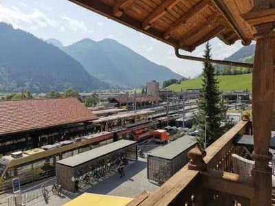 Ein allgemeiner Bergblick oder ein Berglick von des Hotels aus