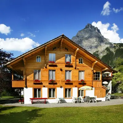 Ein allgemeiner Bergblick oder ein Berglick von des Hotels aus