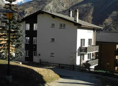 Ein allgemeiner Bergblick oder ein Berglick von der Ferienwohnung aus