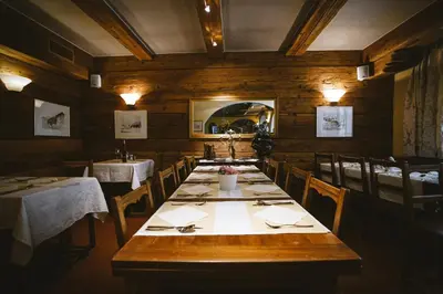 Ein Restaurant oder anderes Speiselokal in der Unterkunft Hotel Römerhof
