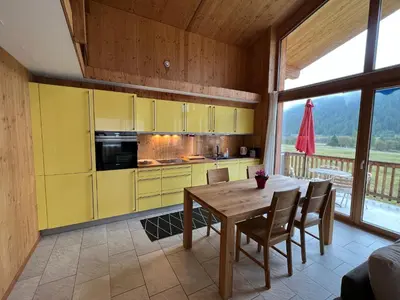 Küche/Küchenzeile in der Unterkunft Chalet Breithorn- Perfect for Holiday with Amazing View!
