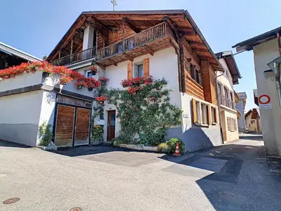 Das Gebäude in dem sich die Ferienwohnung befindet