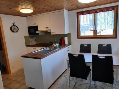 Küche/Küchenzeile in der Unterkunft Chalet Clair de Lune bei Grächen VS