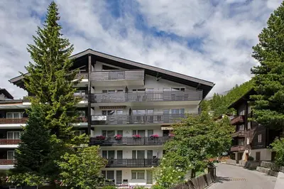 Das Gebäude in dem sich die Ferienwohnung befindet