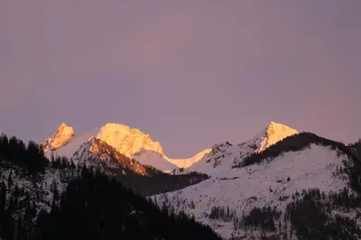 Ein allgemeiner Bergblick oder ein Berglick von der Ferienwohnung aus