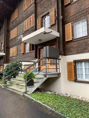 Das Gebäude in dem sich die Ferienwohnung befindet