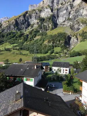 Ein allgemeiner Bergblick oder ein Berglick von der Ferienwohnung aus