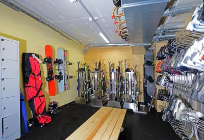 Das Fitnesscenter und/oder die Fitnesseinrichtungen in der Unterkunft Hotel Simi