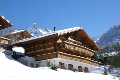 Ein allgemeiner Bergblick oder ein Berglick von der Ferienwohnung aus