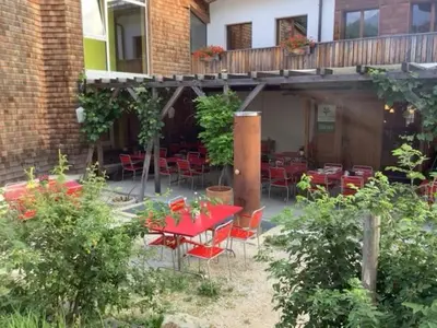 Ein Garten an der Unterkunft BnB Chez Pia