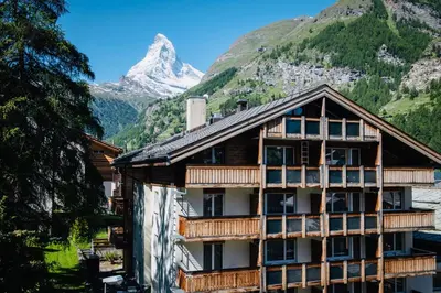 Ein allgemeiner Bergblick oder ein Berglick von des Hotels aus