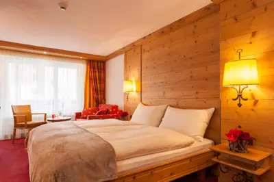 Ein Bett oder Betten in einem Zimmer der Unterkunft Hotel Holiday