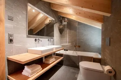 Ein Badezimmer in der Unterkunft Britannia Penthouse