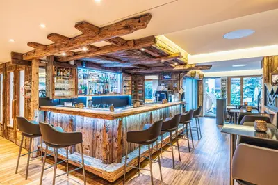 Ein Restaurant oder anderes Speiselokal in der Unterkunft Hotel Bristol