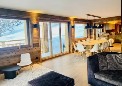 Ein Sitzbereich in der Unterkunft Paradis Perdu SKI IN & QUIET chalet 14 personnes