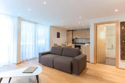 Ein Sitzbereich in der Unterkunft Meric Apartment