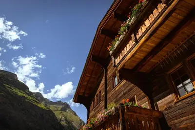 Ein allgemeiner Bergblick oder ein Berglick von der Ferienwohnung aus