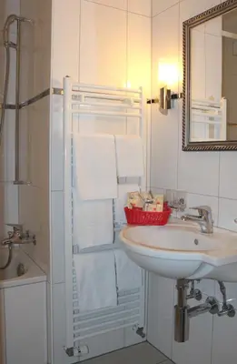 Ein Badezimmer in der Unterkunft Hotel Weisses Kreuz
