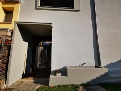 Das Gebäude in dem sich die Ferienwohnung befindet
